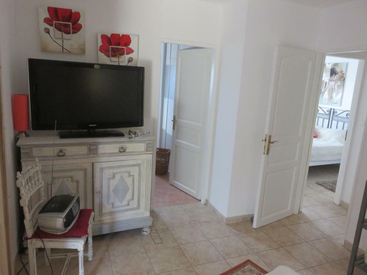 Charmant Appartement Saint Gely Cornillon Exterior photo